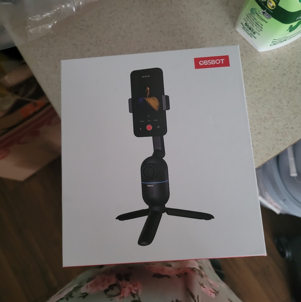 AI selfie phone mount